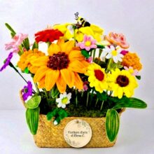 Composizione floreale artigianale in filo di ciniglia “Cesta mille fiori" (Misura Max)